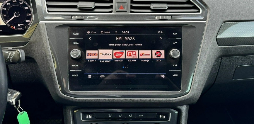 Volkswagen Tiguan cena 119900 przebieg: 150000, rok produkcji 2018 z Góra małe 781
